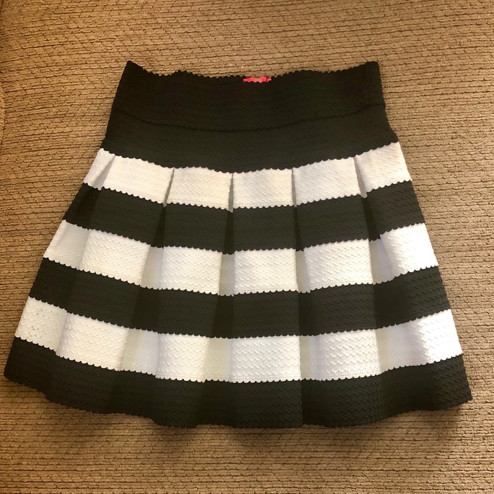 Retro Two-Tone Mini Skirt